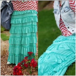 Shanna’s Threads Mint Ruffled Skirt Sz. M